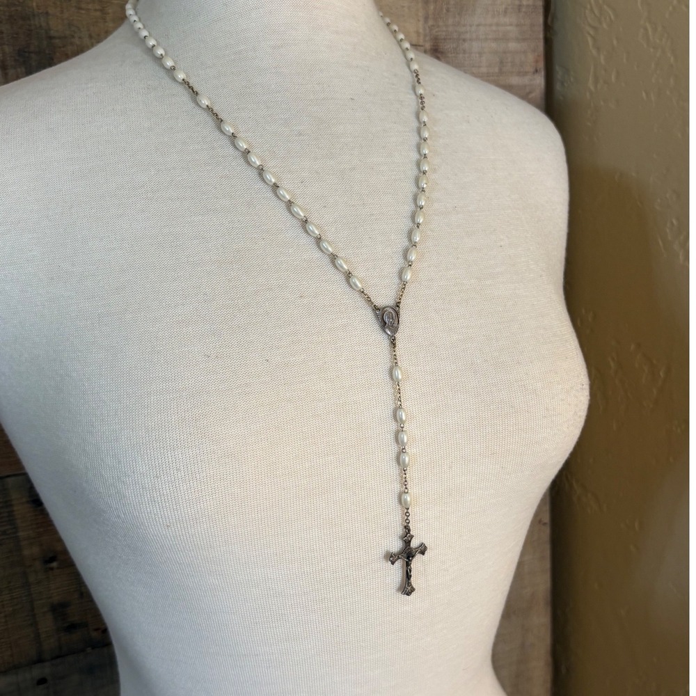 Vintage Faux Pearl Rosary Necklace Silver Tone Crucifix Miraculous Medal